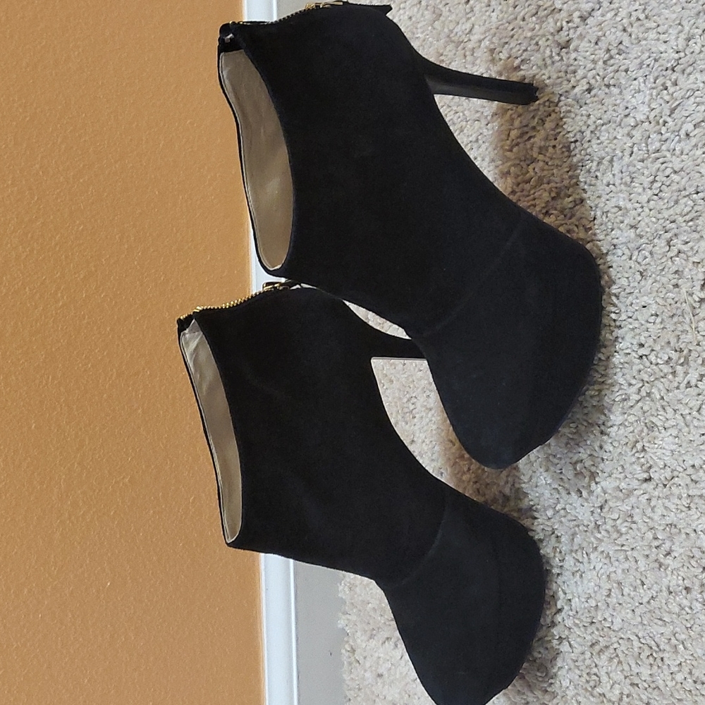 Women Nine West Suede Ankle Booties